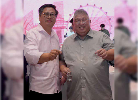 胡军辉先生<p>（新加坡天府会会长）